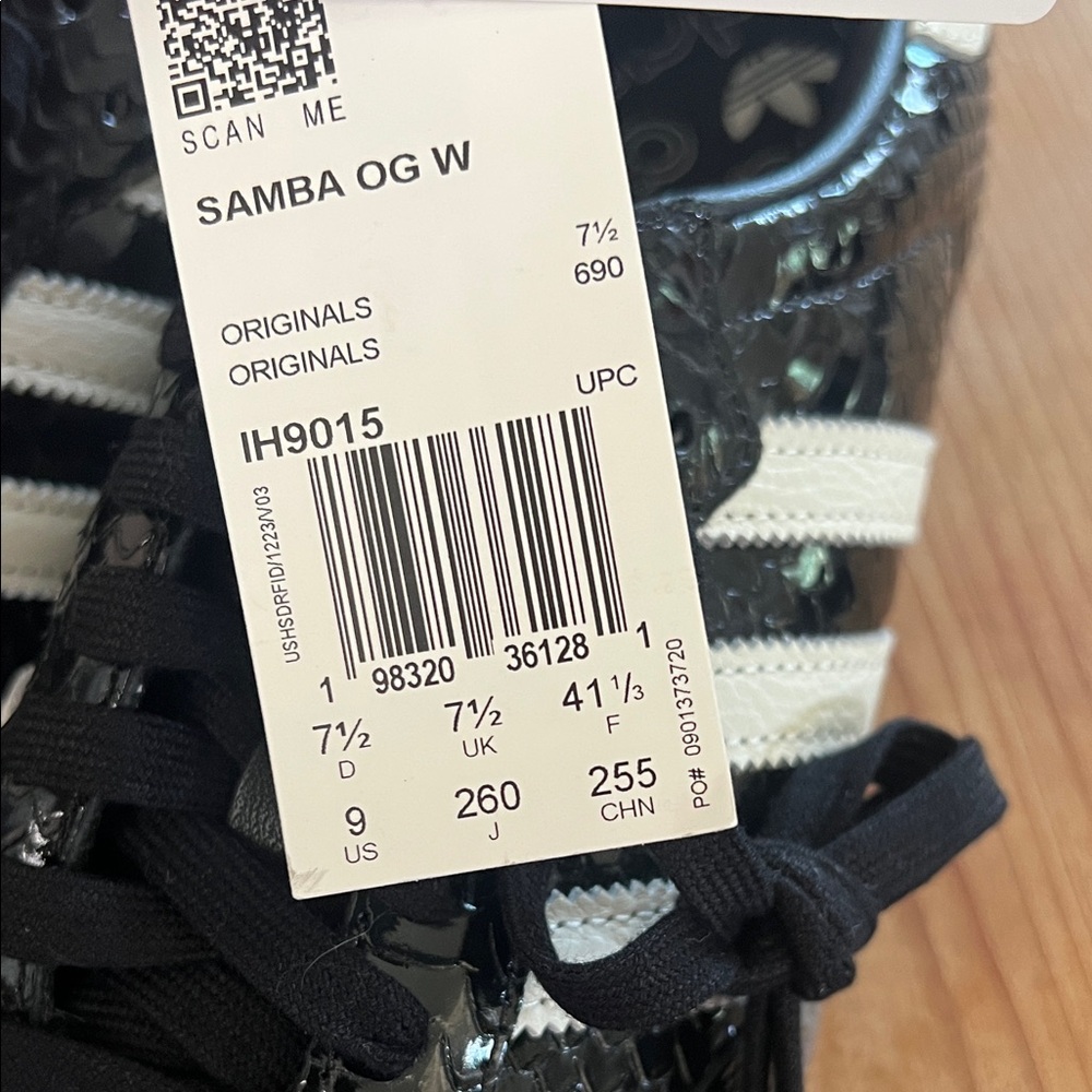 adidas Black White Textured Low-Top Sneakers - Picture 6 of 6